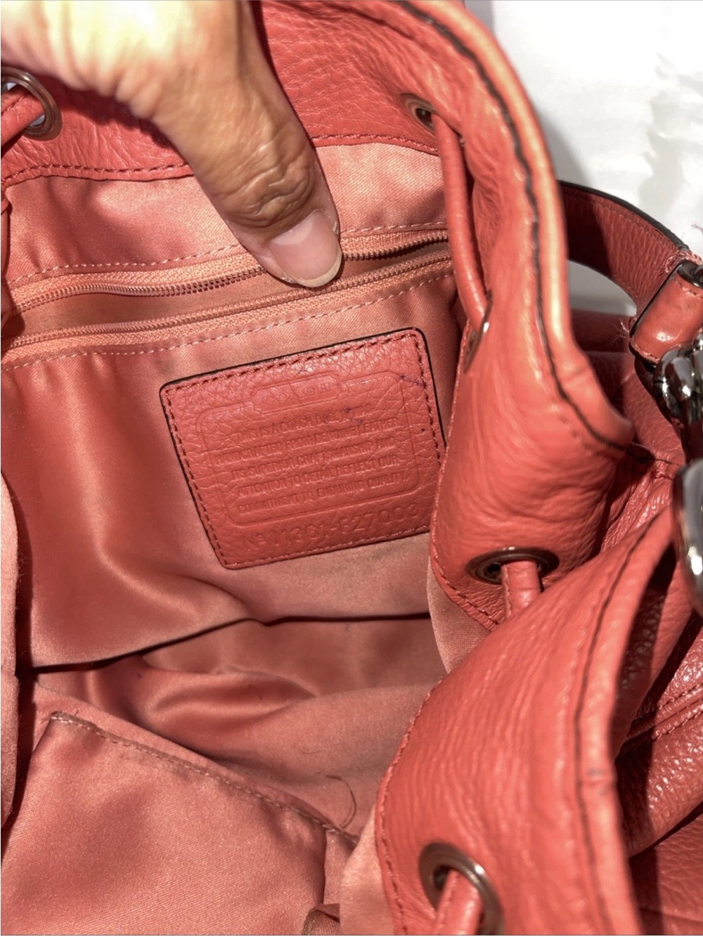 VTG Coach Avery F27003 Coral Leather Drawstring Crossbody Shoulder Bag AUTHENTIC - Picture 3 of 15